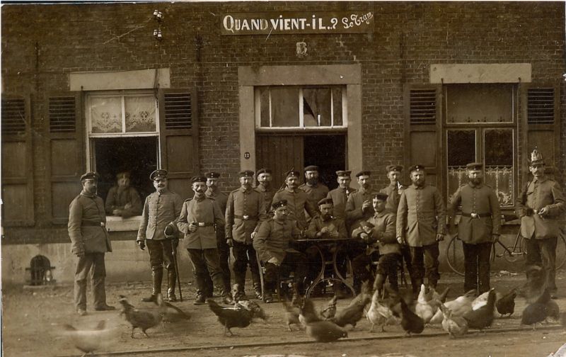 Groepsfoto van Duitse soldaten die werden ingekwartierd in Vucht.