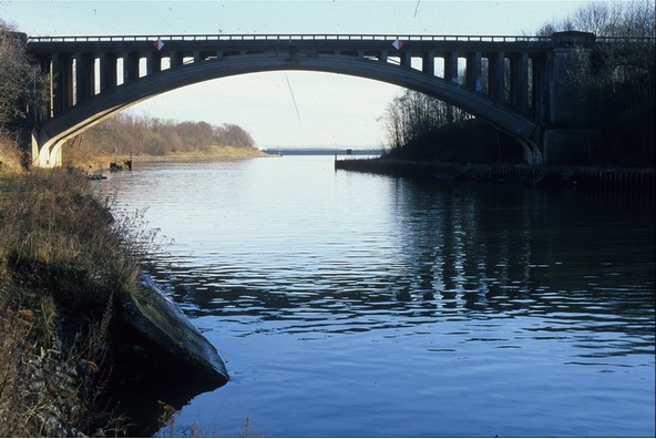 De brug van Briegden uit 1948 die in 2012 opgeruimd werd.