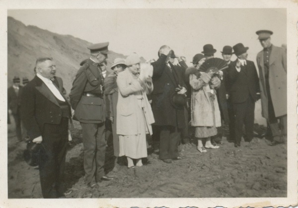Koning Albert I in 1933 op bezoek bij de werken aan het Albertkanaal.