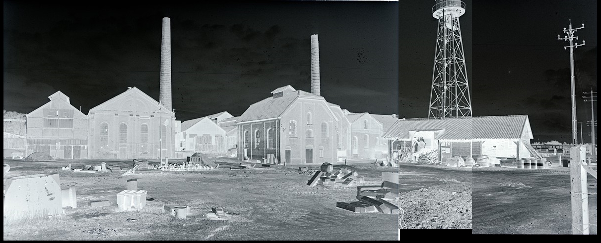 Panoramafoto van fabrieksgebouwen.